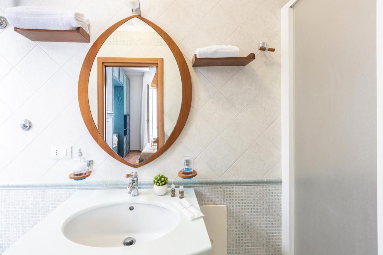 Sorrentovibes - Spacious 3 Bedrooms Apartment In Sorrento Oldtown Bagian luar foto