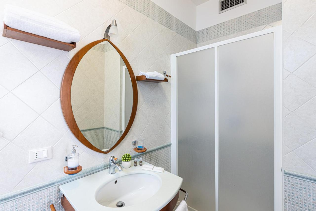 Sorrentovibes - Spacious 3 Bedrooms Apartment In Sorrento Oldtown Bagian luar foto