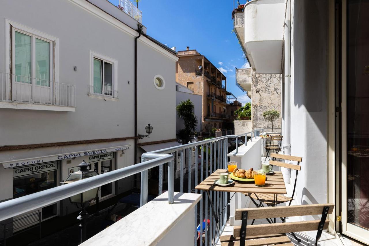 Sorrentovibes - Spacious 3 Bedrooms Apartment In Sorrento Oldtown Bagian luar foto