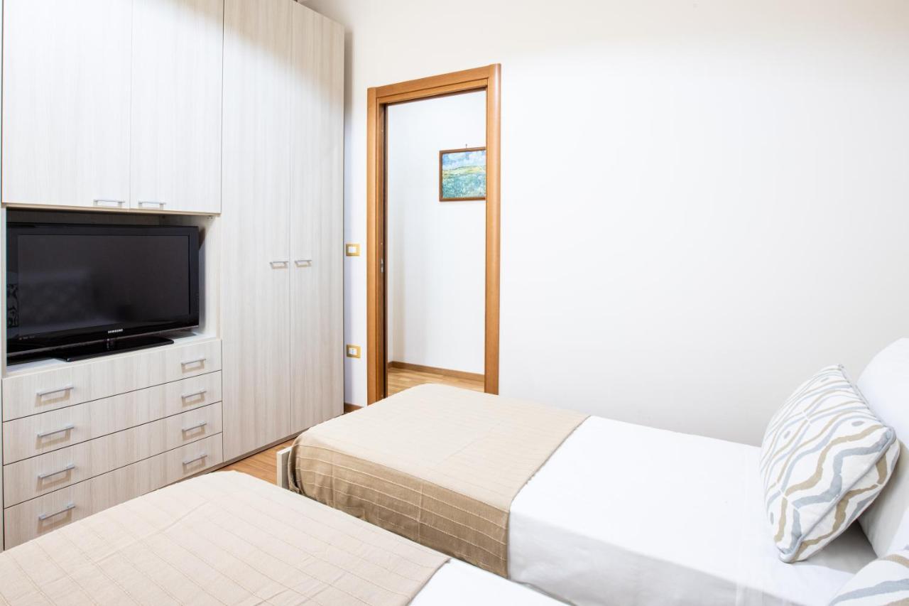 Sorrentovibes - Spacious 3 Bedrooms Apartment In Sorrento Oldtown Bagian luar foto