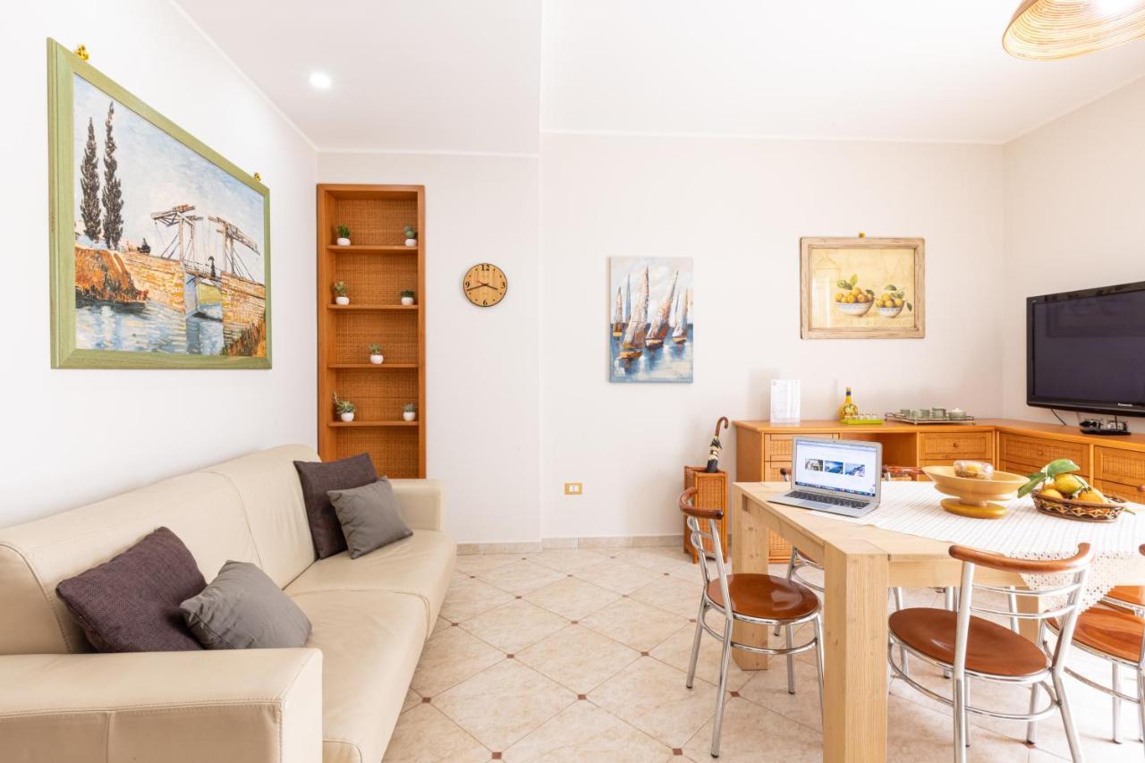 Sorrentovibes - Spacious 3 Bedrooms Apartment In Sorrento Oldtown Bagian luar foto