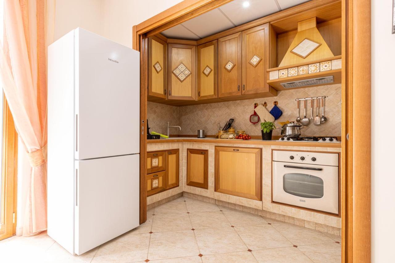 Sorrentovibes - Spacious 3 Bedrooms Apartment In Sorrento Oldtown Bagian luar foto